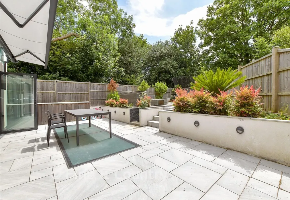 Rear Garden - New Road, Lambourne End, Essex - Wards of Kent