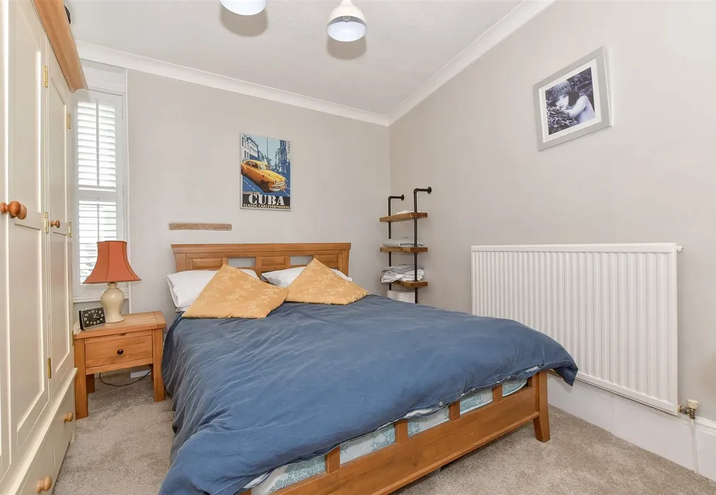 Annex Bedroom 2 - Queens Road, Shanklin, Isle of Wight - Wards of Kent