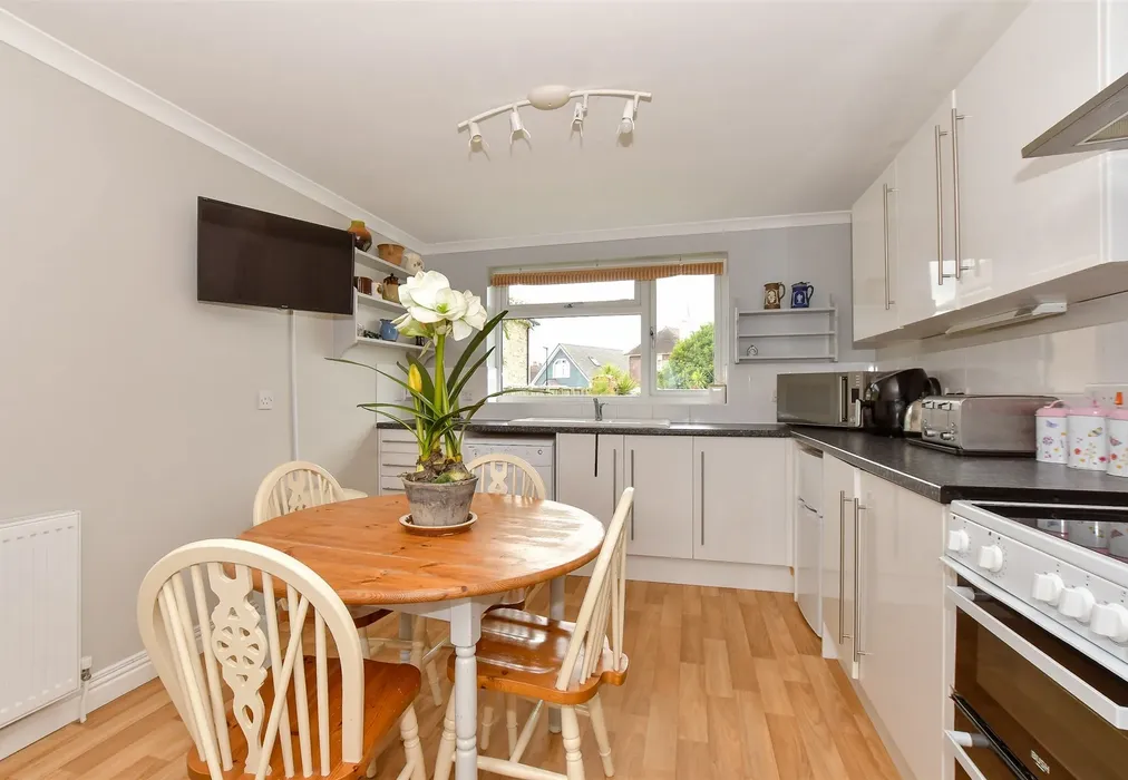 Annex Kitchen/ Living Room - Queens Road, Shanklin, Isle of Wight - Wards of Kent