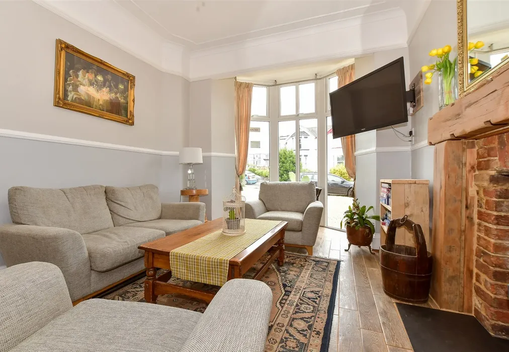 Lounge - Queens Road, Shanklin, Isle of Wight - Wards of Kent