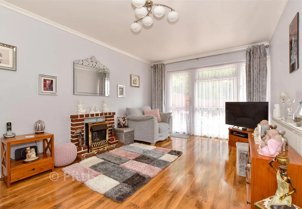 Lounge - Green Lane, Shanklin, Isle of Wight - Wards of Kent