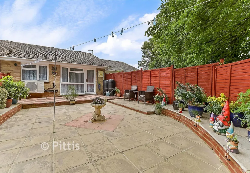 Rear Garden - Green Lane, Shanklin, Isle of Wight - Wards of Kent