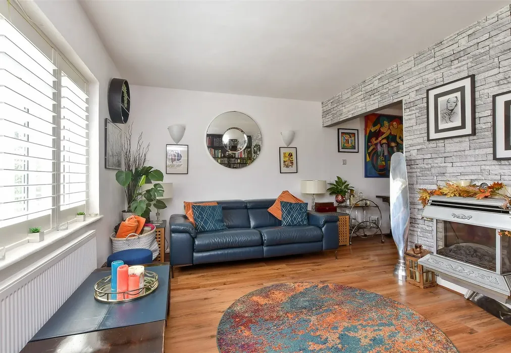 Lounge - Midhurst Rise, Brighton, East Sussex - Wards of Kent
