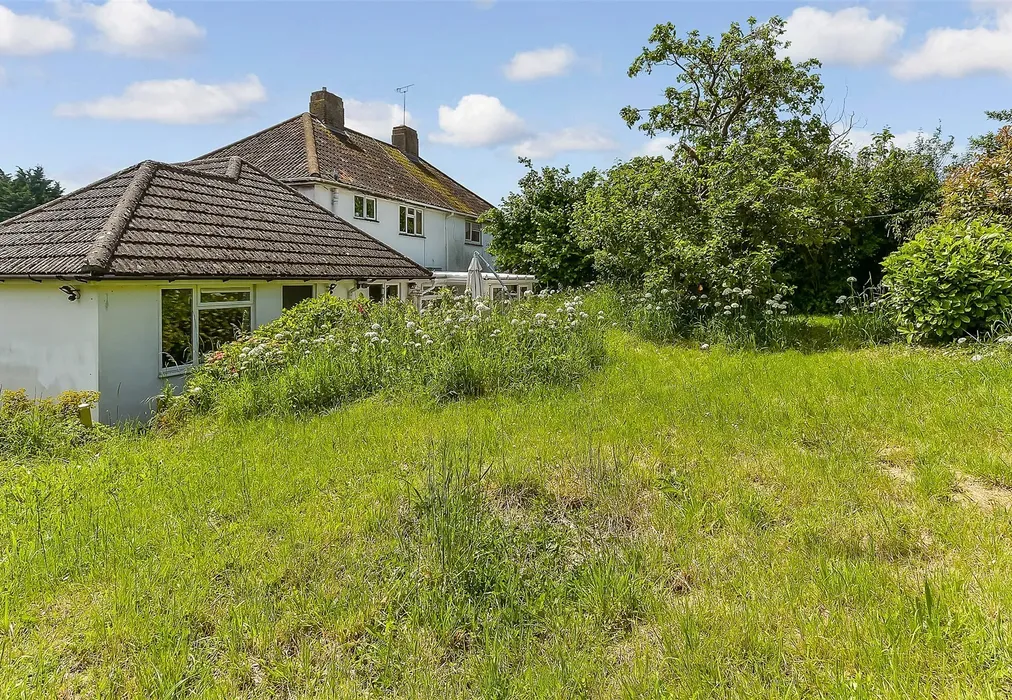 Rear Garden - Midhurst Rise, Brighton, East Sussex - Wards of Kent