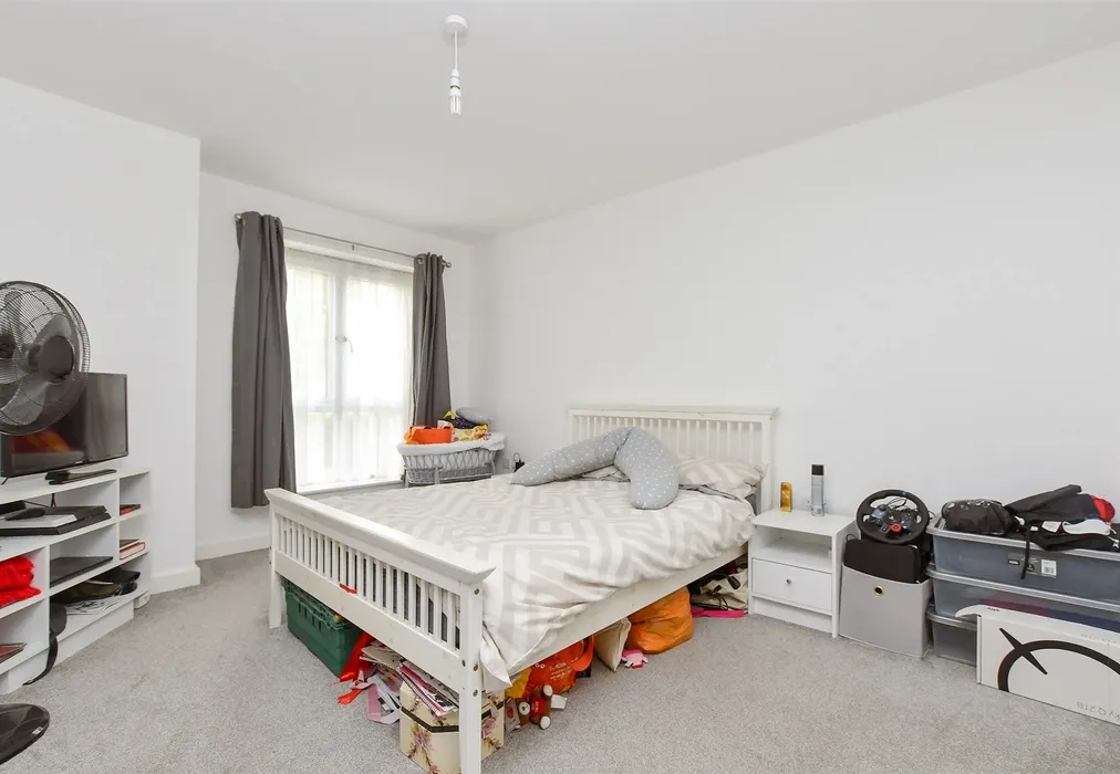 Bedroom 1 - Springhead Road, Northfleet, Gravesend, Kent - Wards of Kent