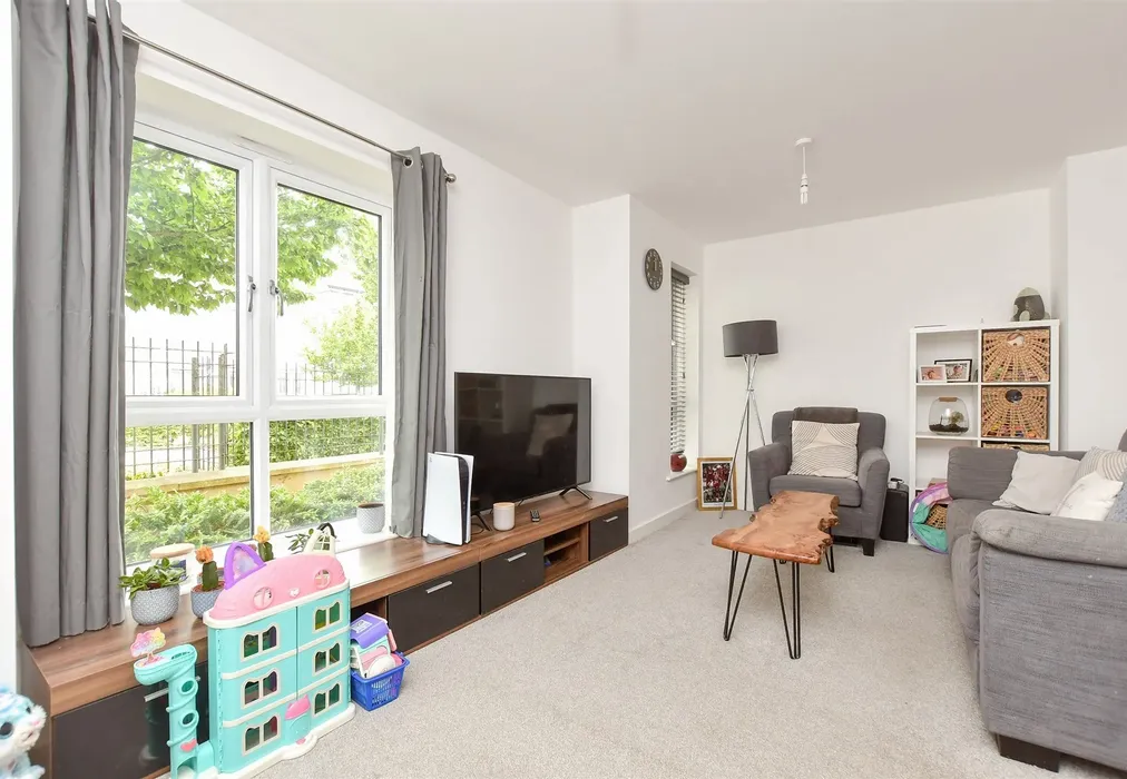 Lounge/Kitchen/Diner - Springhead Road, Northfleet, Gravesend, Kent - Wards of Kent
