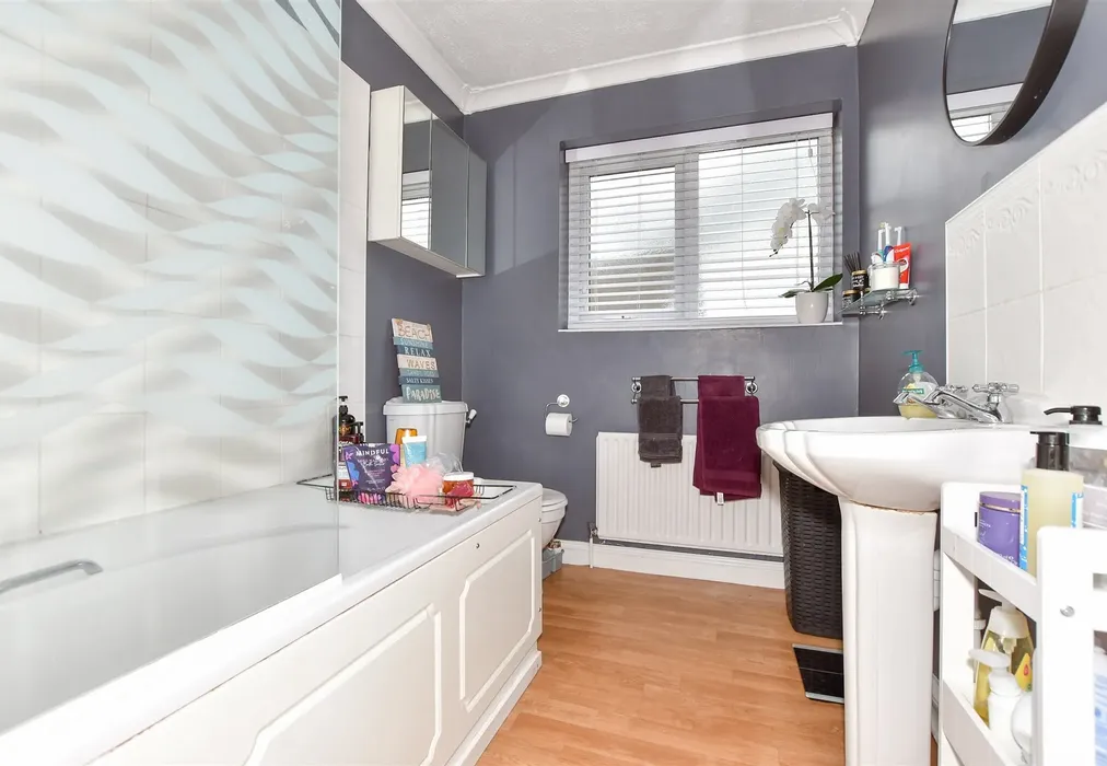 Bathroom - Pay Street, Densole, Folkestone, Kent - Wards of Kent