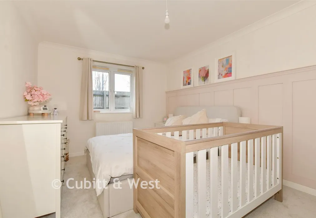 Bedroom - Roberts Way, Cranleigh, Surrey - Wards of Kent