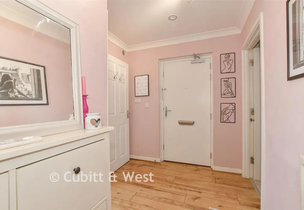 Entrance Hall - Roberts Way, Cranleigh, Surrey - Wards of Kent