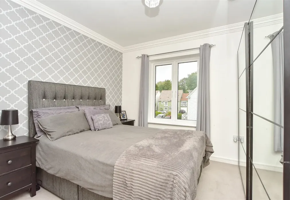 Bedroom 1 - Lambe Close, Holborough Lakes, Snodland, Kent - Wards of Kent