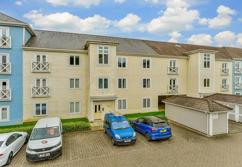 Front Brochure - Lambe Close, Holborough Lakes, Snodland, Kent - Wards of Kent