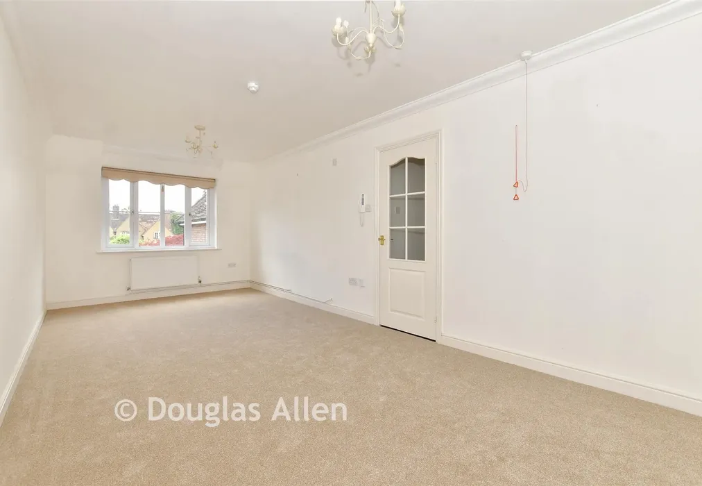Lounge/Diner - Main Road, Gidea Park, Essex - Wards of Kent