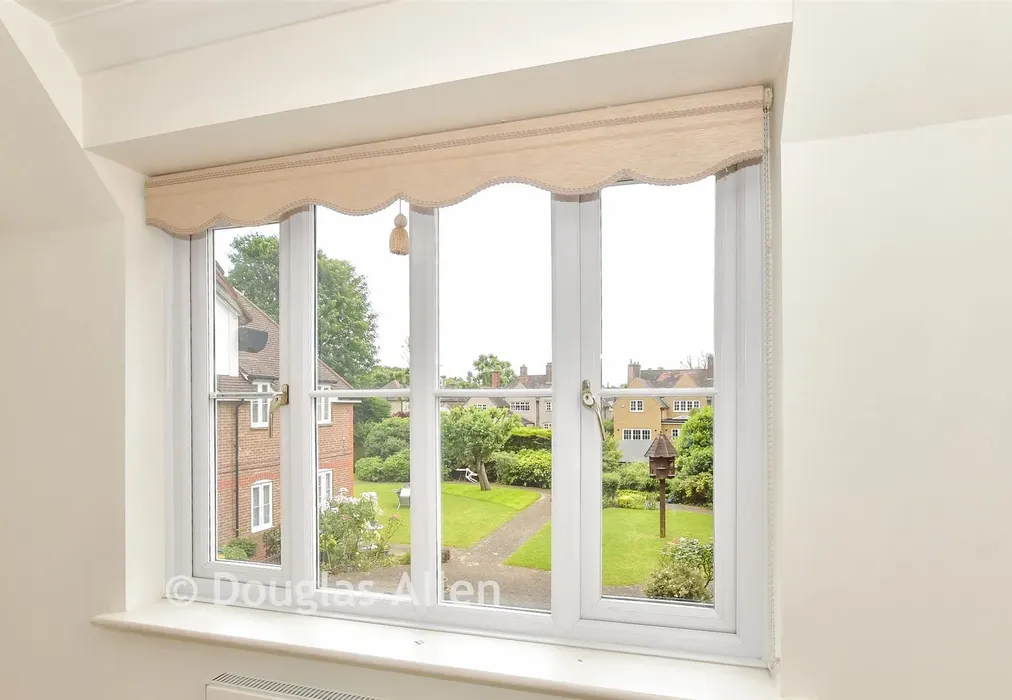 Internal Lifestyle Photograph - Main Road, Gidea Park, Essex - Wards of Kent