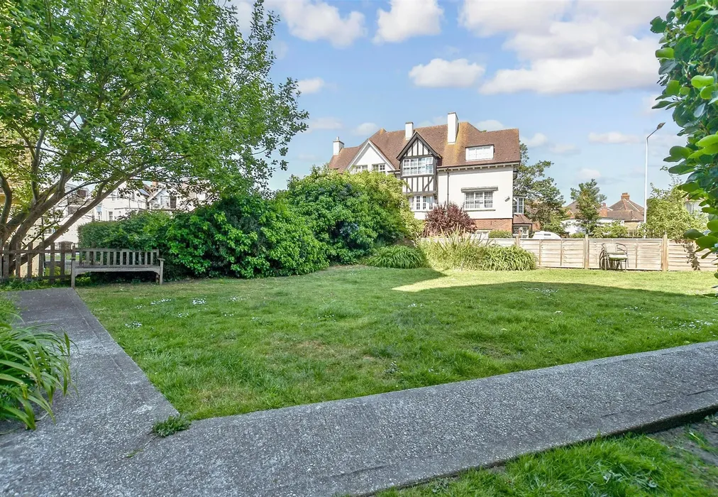 Communal Gardens - Manor Road, Folkestone, Kent - Wards of Kent