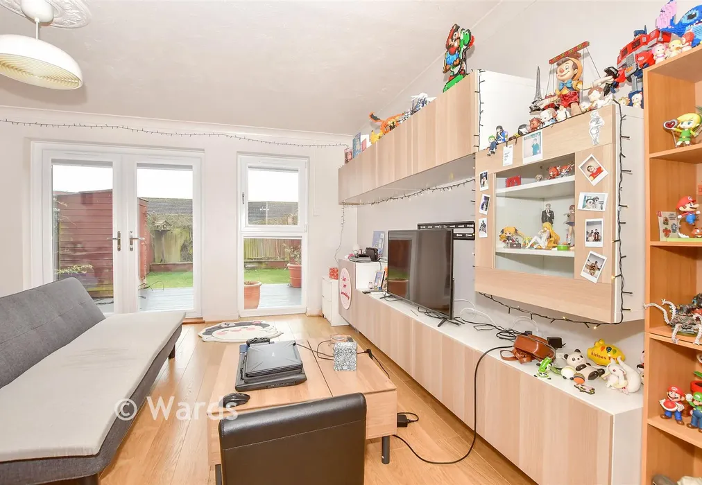 Lounge - Mansfield Walk, Maidstone, Kent - Wards of Kent