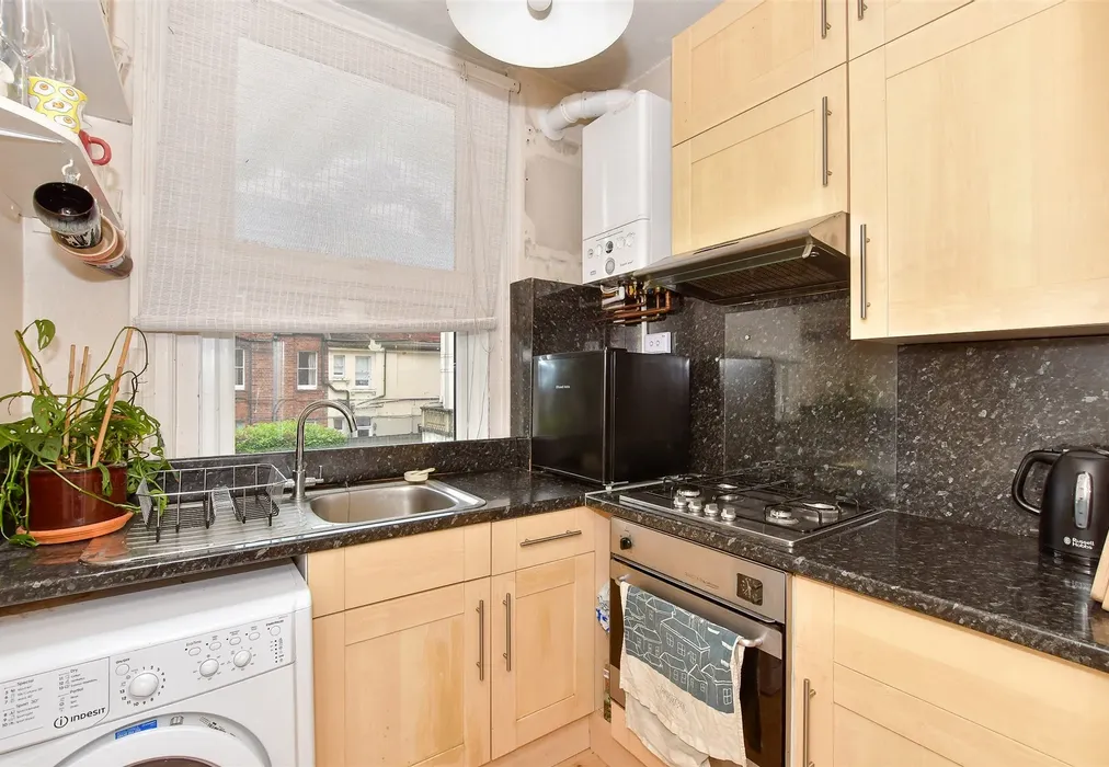 Kitchen - Park Road, Tunbridge Wells, Kent - Wards of Kent