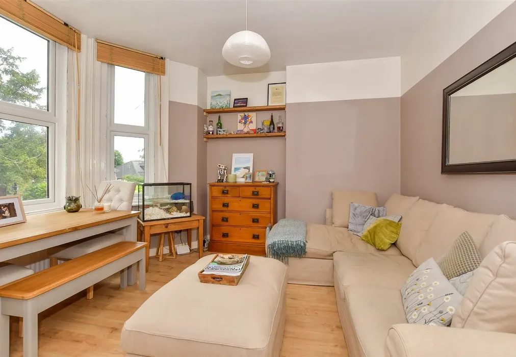 Lounge - Park Road, Tunbridge Wells, Kent - Wards of Kent