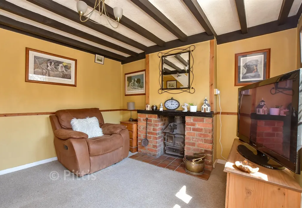 Lounge - Millers Lane, Carisbrooke, Isle of Wight - Wards of Kent