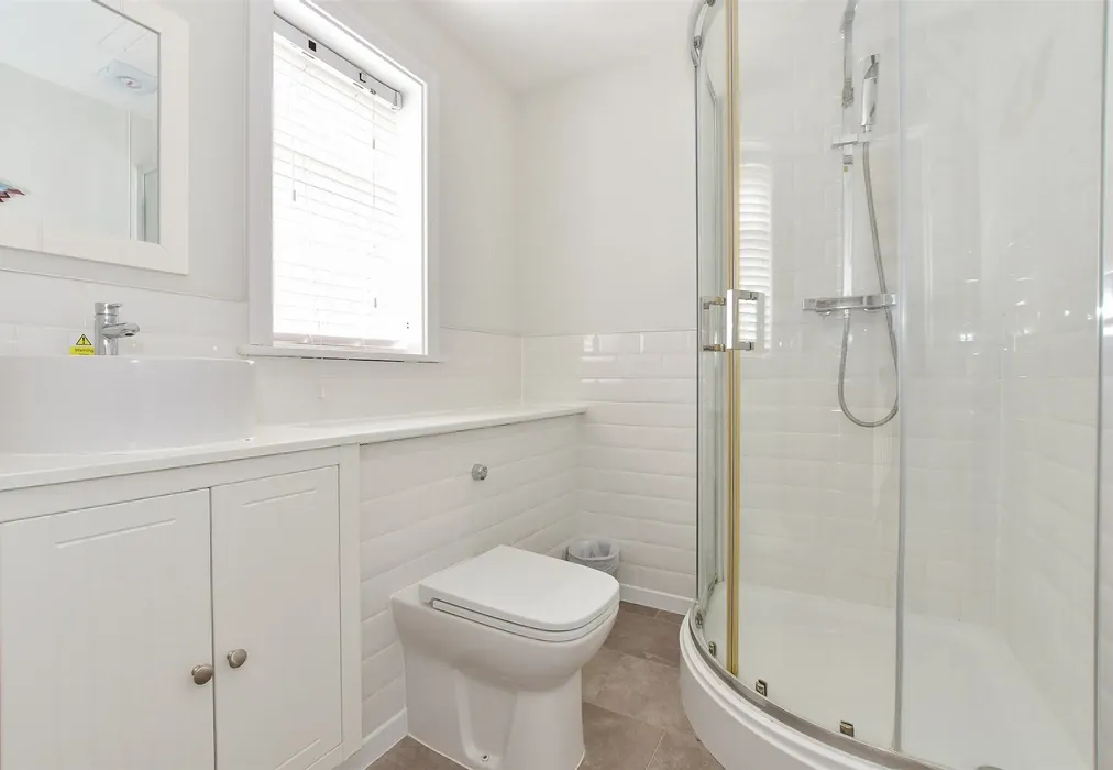 Shower Room - Fort Warden Road, Totland Bay, Isle of Wight - Wards of Kent