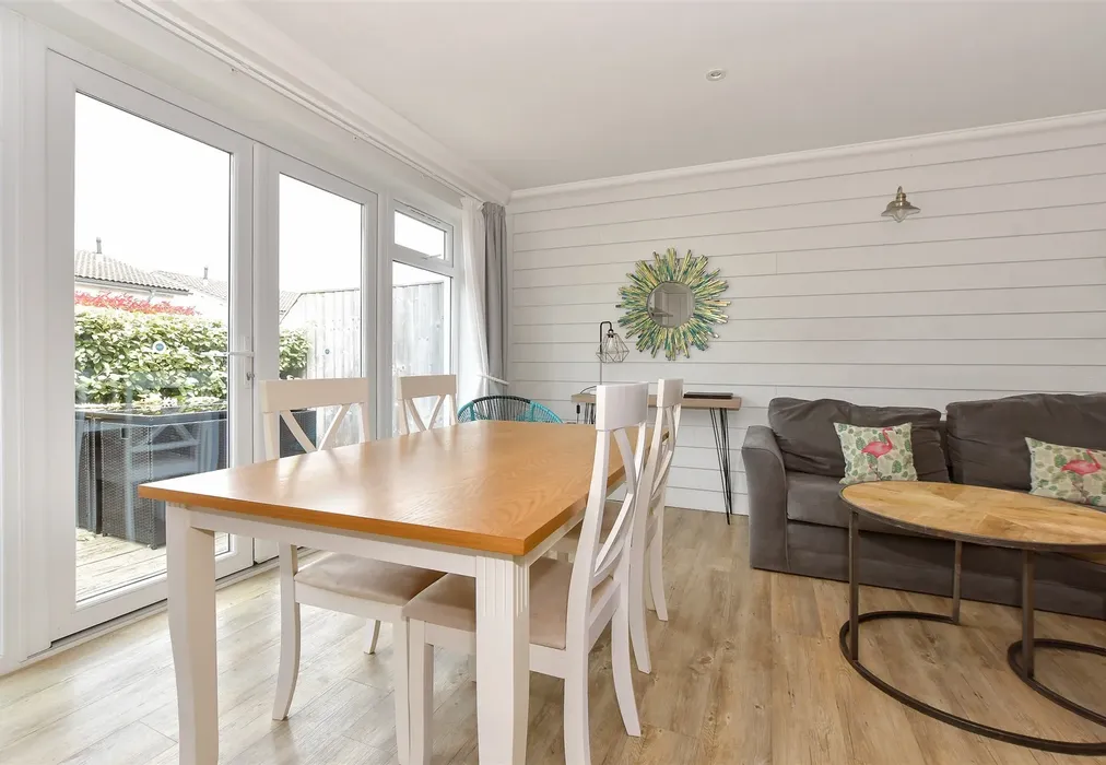 Lounge/ Dining Area - Fort Warden Road, Totland Bay, Isle of Wight - Wards of Kent