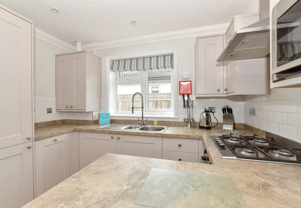 Kitchen - Fort Warden Road, Totland Bay, Isle of Wight - Wards of Kent