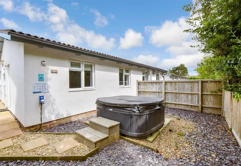 Rear Garden - Fort Warden Road, Totland Bay, Isle of Wight - Wards of Kent