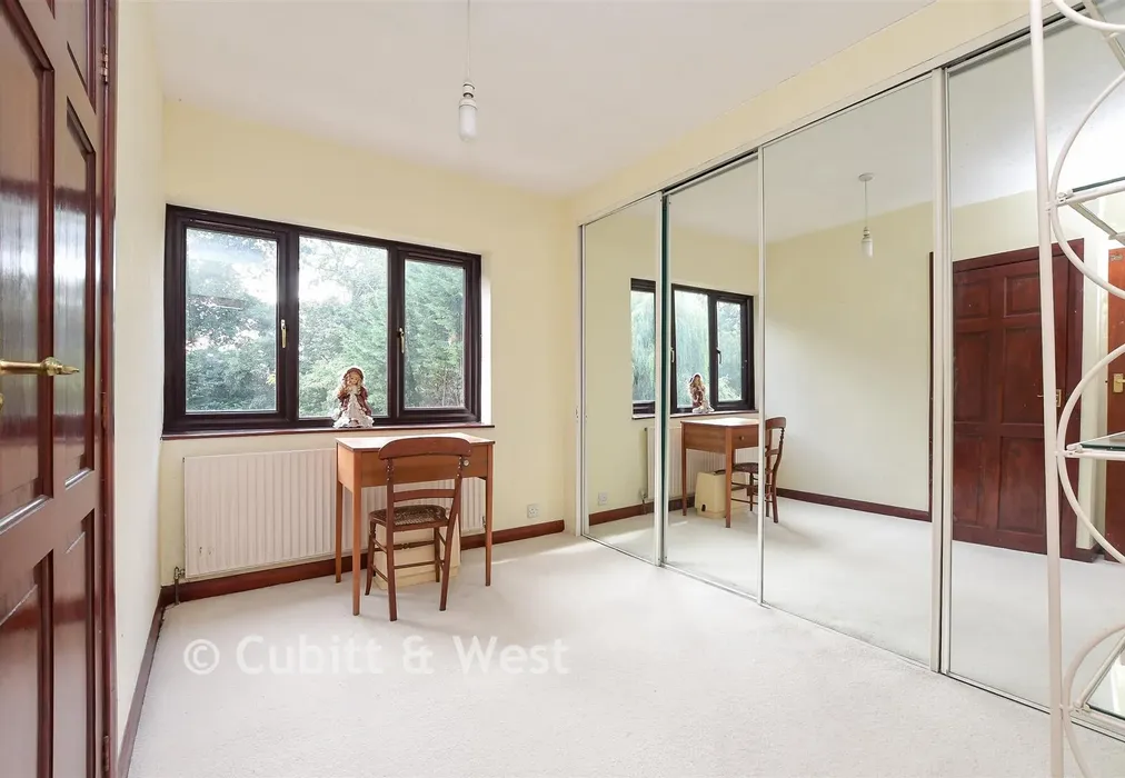 Dressing Room - Horley Road, Charlwood, Horley, Surrey - Wards of Kent