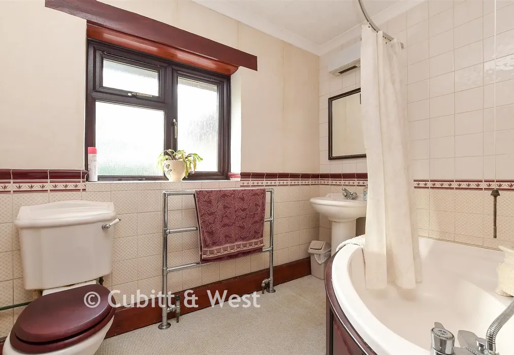 Bathroom - Horley Road, Charlwood, Horley, Surrey - Wards of Kent