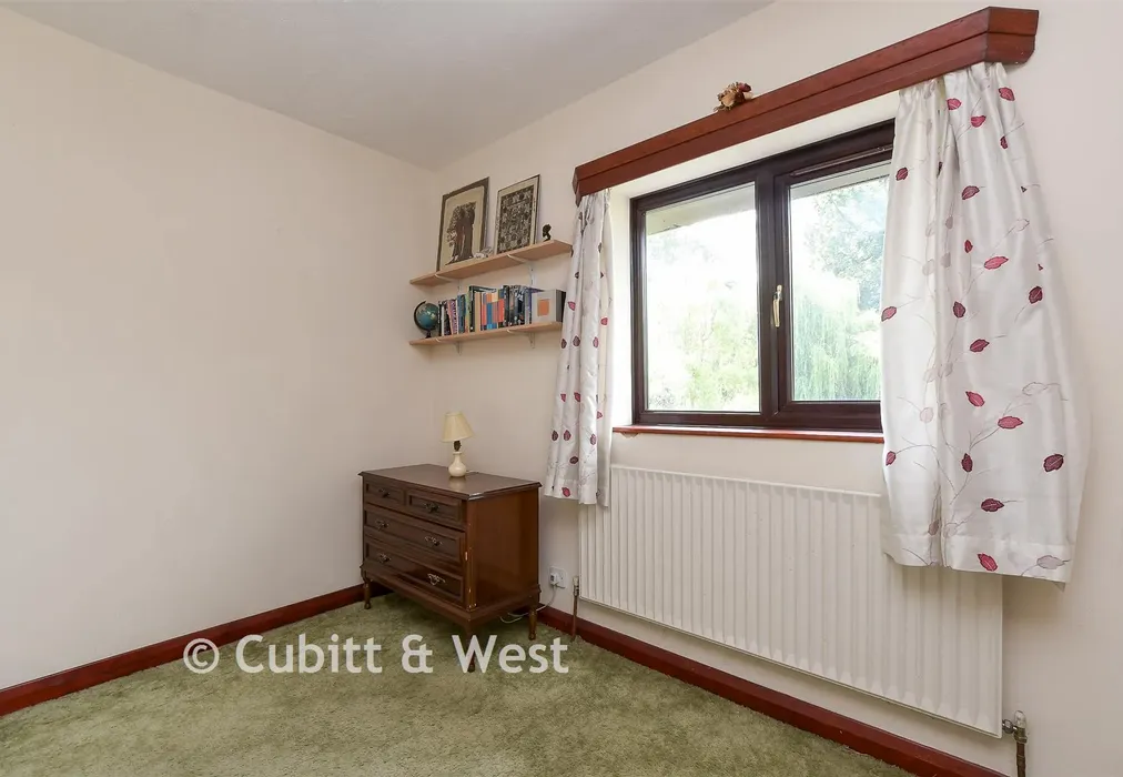 Bedroom 3 - Horley Road, Charlwood, Horley, Surrey - Wards of Kent