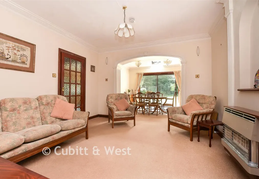 Family Area - Horley Road, Charlwood, Horley, Surrey - Wards of Kent