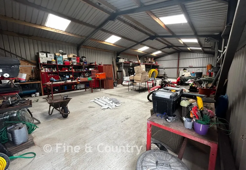 Internal Barn - Whitwell, Ventnor, Isle of Wight - Wards of Kent