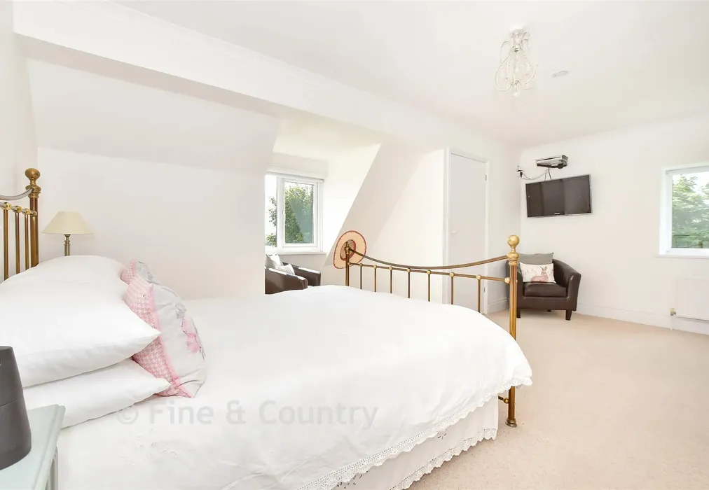 Bedroom 2 - Whitwell, Ventnor, Isle of Wight - Wards of Kent