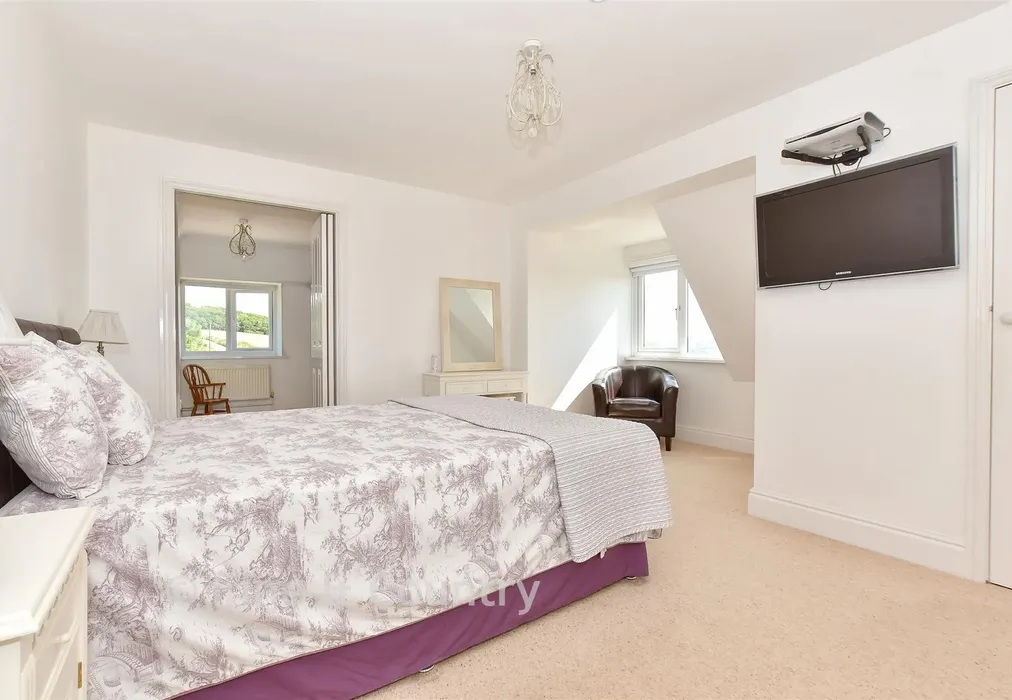 Bedroom 1 - Whitwell, Ventnor, Isle of Wight - Wards of Kent