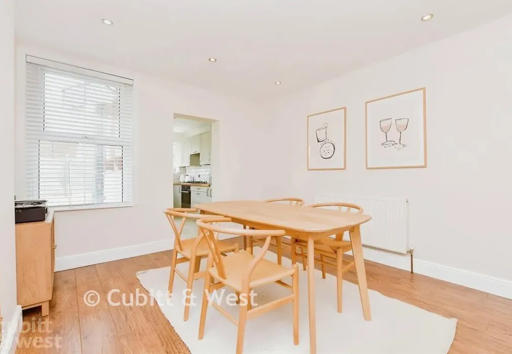 Dining Room 26 - Gordon Road, Redhill, Surrey - Wards of Kent