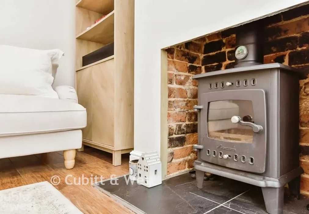 Log Burner 26 - Gordon Road, Redhill, Surrey - Wards of Kent