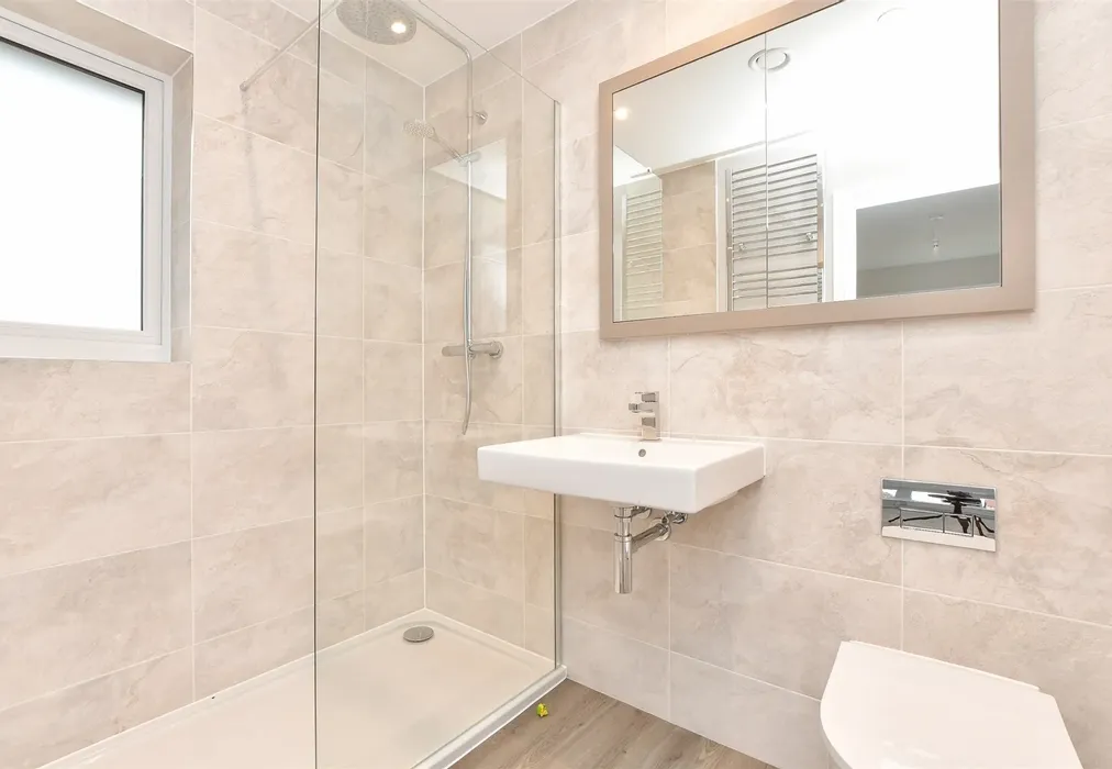 En-Suite Shower Room - Oswald Norris Way, Woodgate, Pease Pottage, Crawley, West Sussex - Wards of Kent
