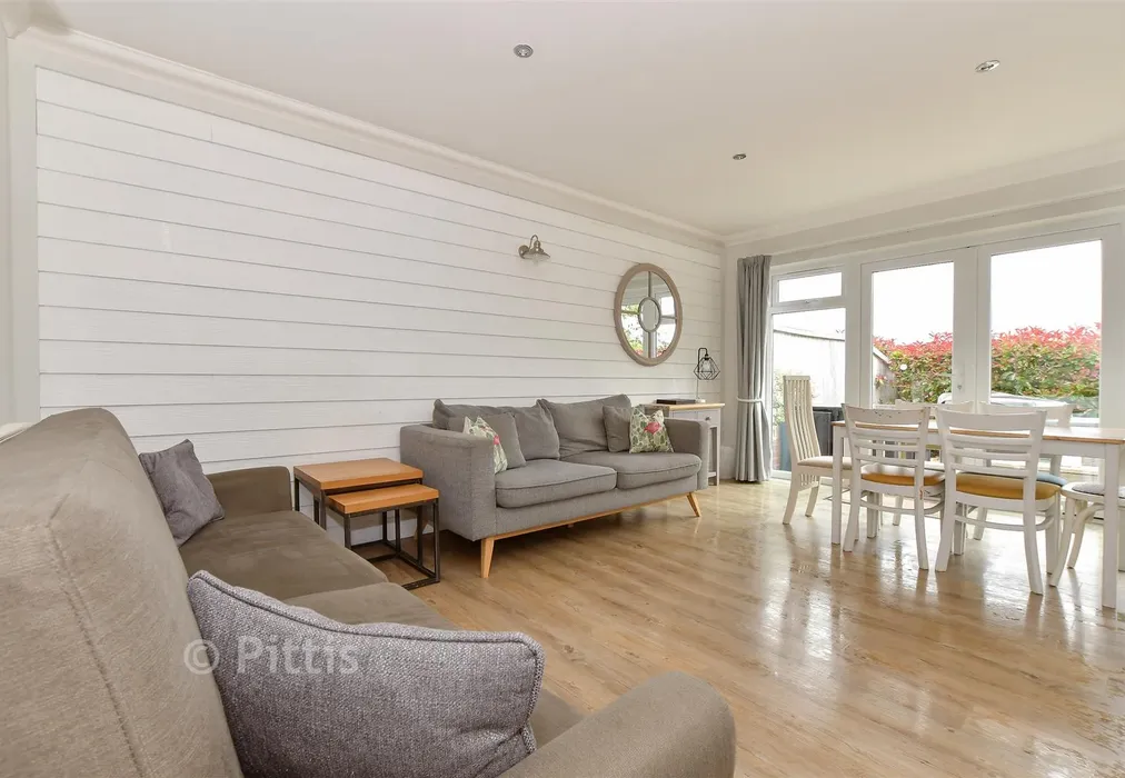 Lounge/ Dining Area - Fort Warden Road, Totland Bay, Isle of Wight - Wards of Kent