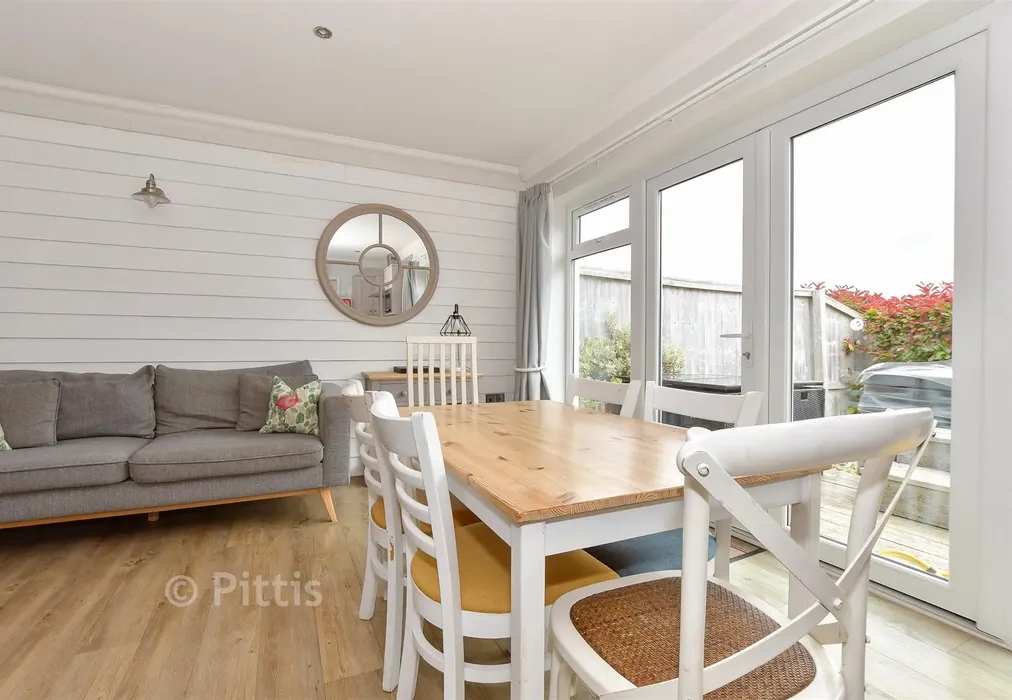 Lounge/ Dining Area - Fort Warden Road, Totland Bay, Isle of Wight - Wards of Kent