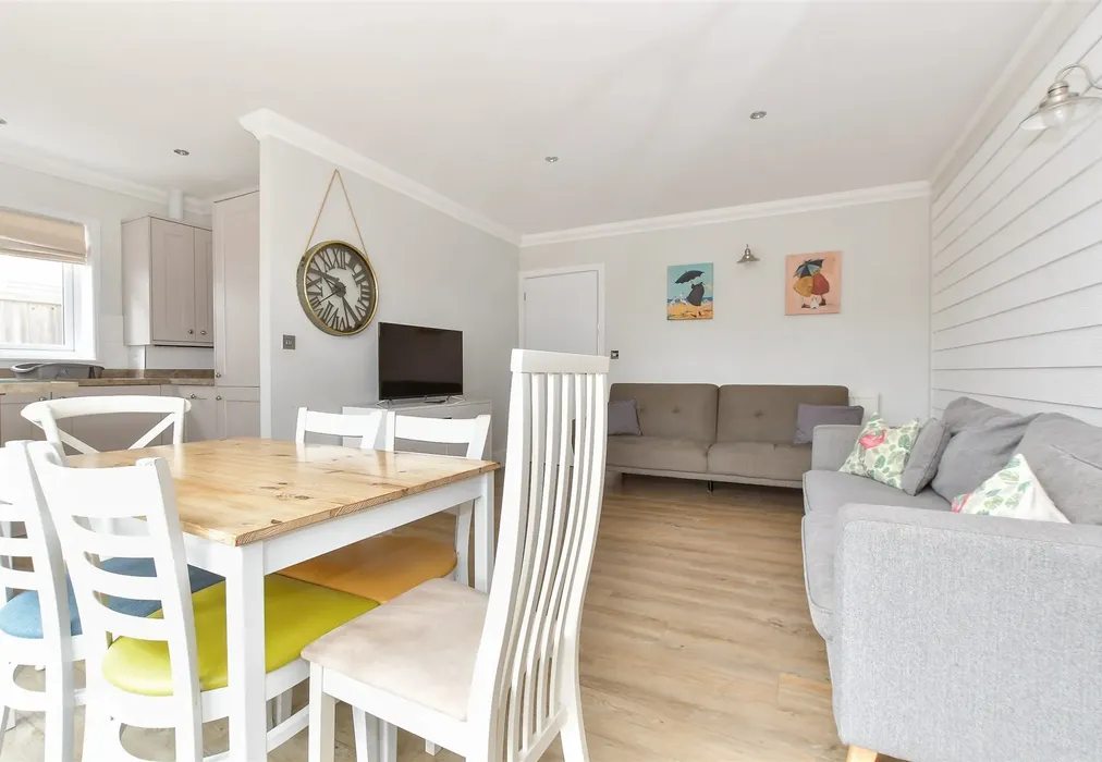 Lounge/ Dining Area - Fort Warden Road, Totland Bay, Isle of Wight - Wards of Kent