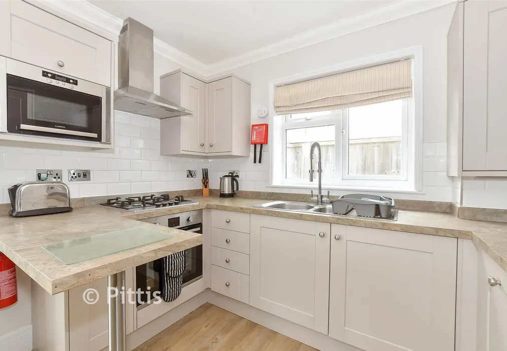 Kitchen - Fort Warden Road, Totland Bay, Isle of Wight - Wards of Kent