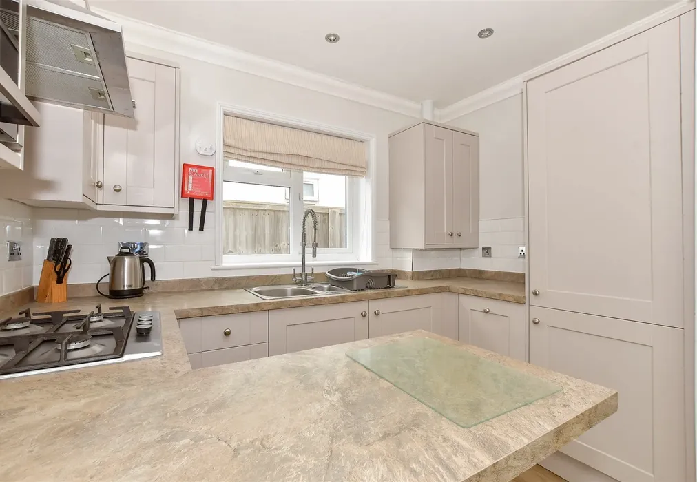 Kitchen - Fort Warden Road, Totland Bay, Isle of Wight - Wards of Kent