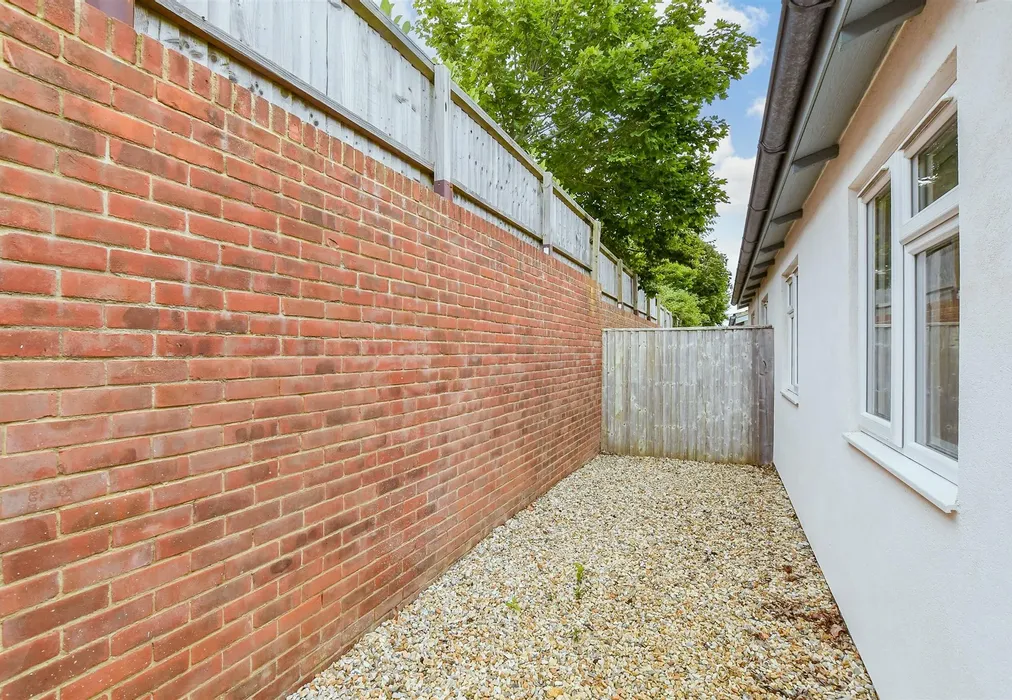 Rear Garden - Fort Warden Road, Totland Bay, Isle of Wight - Wards of Kent