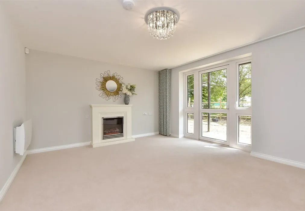 Living Room - Victoria Road, Cranleigh, Surrey - Wards of Kent
