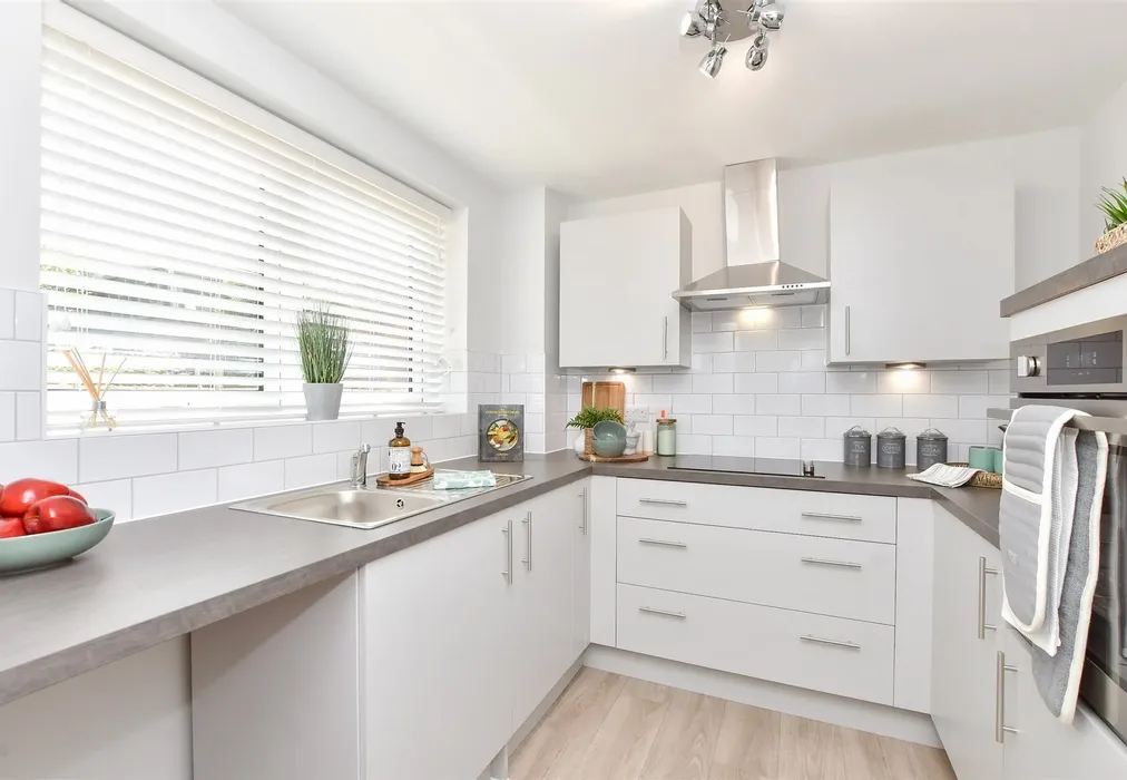 Kitchen - Victoria Road, Cranleigh, Surrey - Wards of Kent