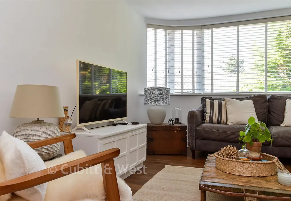 Internal Lifestyle Photograph - Thornhill Avenue, Patcham, East Sussex - Wards of Kent