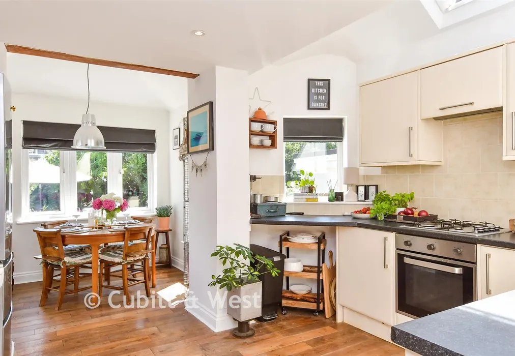 Kitchen - Thornhill Avenue, Patcham, East Sussex - Wards of Kent