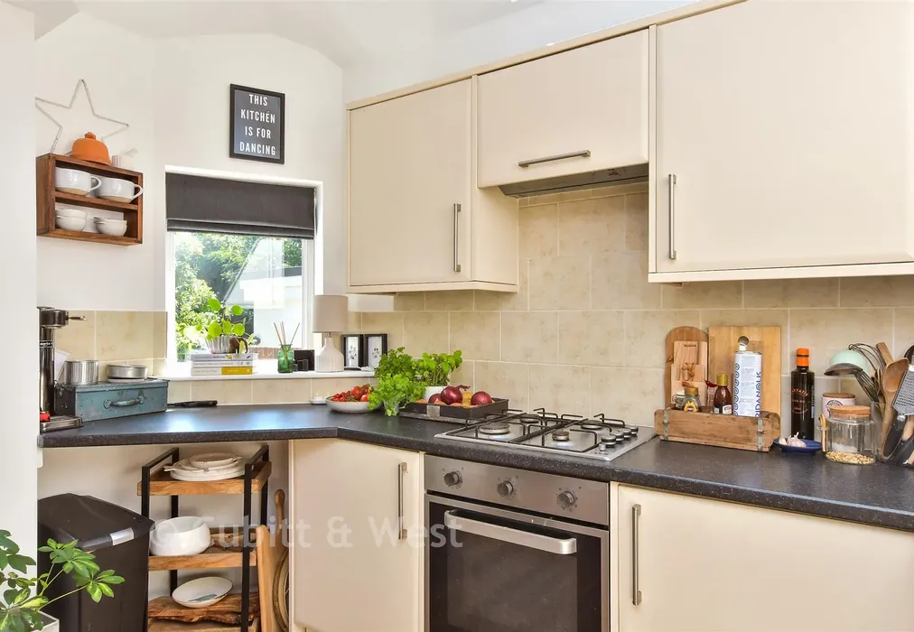 Kitchen - Thornhill Avenue, Patcham, East Sussex - Wards of Kent
