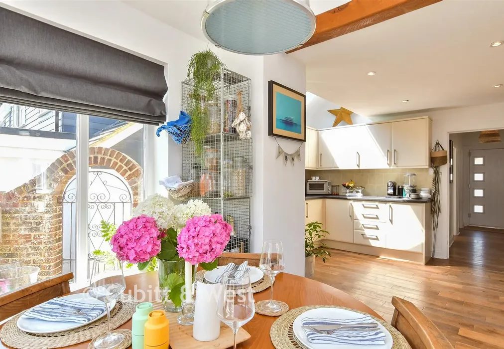 Internal Lifestyle Photograph - Thornhill Avenue, Patcham, East Sussex - Wards of Kent