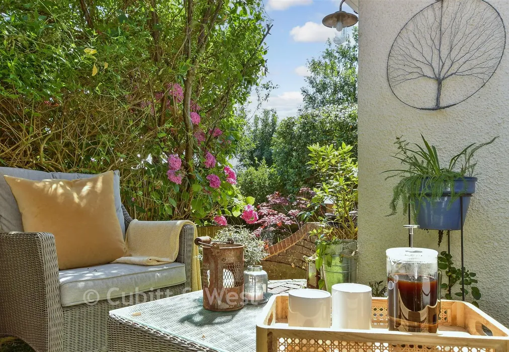 External Lifestyle Photograph - Thornhill Avenue, Patcham, East Sussex - Wards of Kent