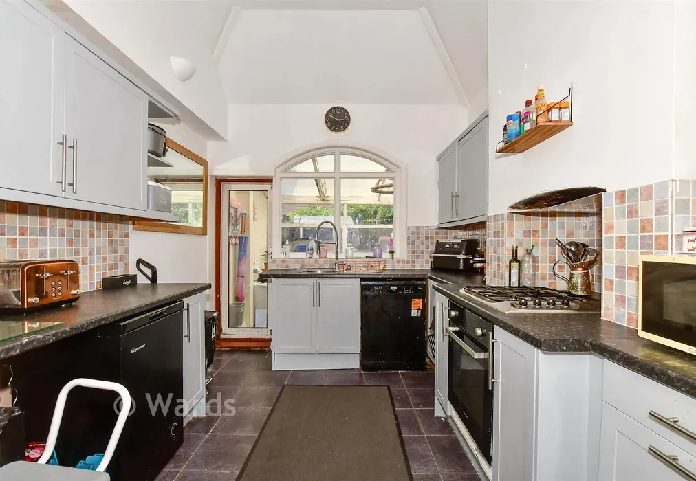 Kitchen - Station Road, Herne Bay, Kent - Wards of Kent
